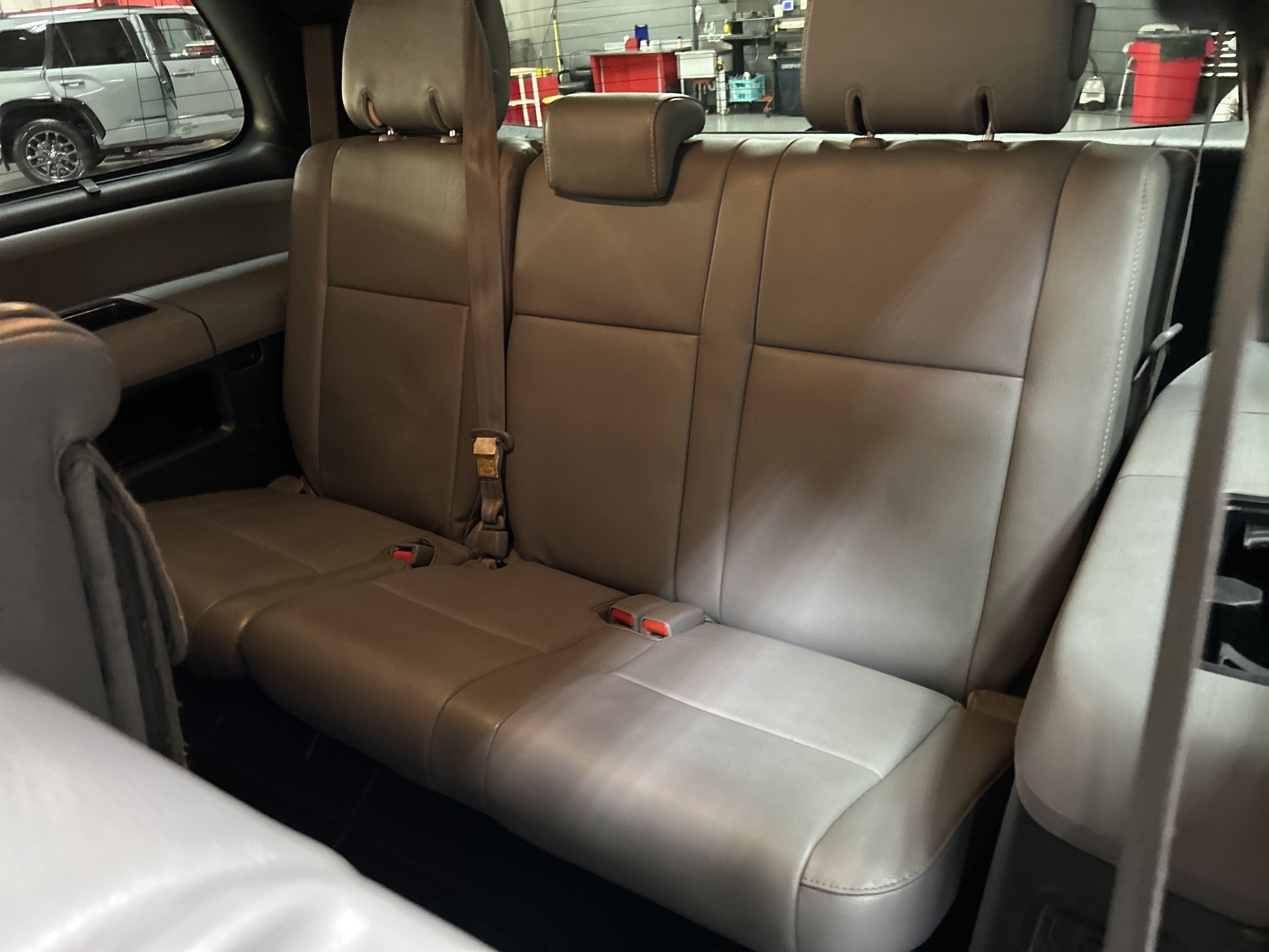 Used 2018 Toyota Sequoia Limited w/ Safety & Convenience Package AWD/4WD image 31