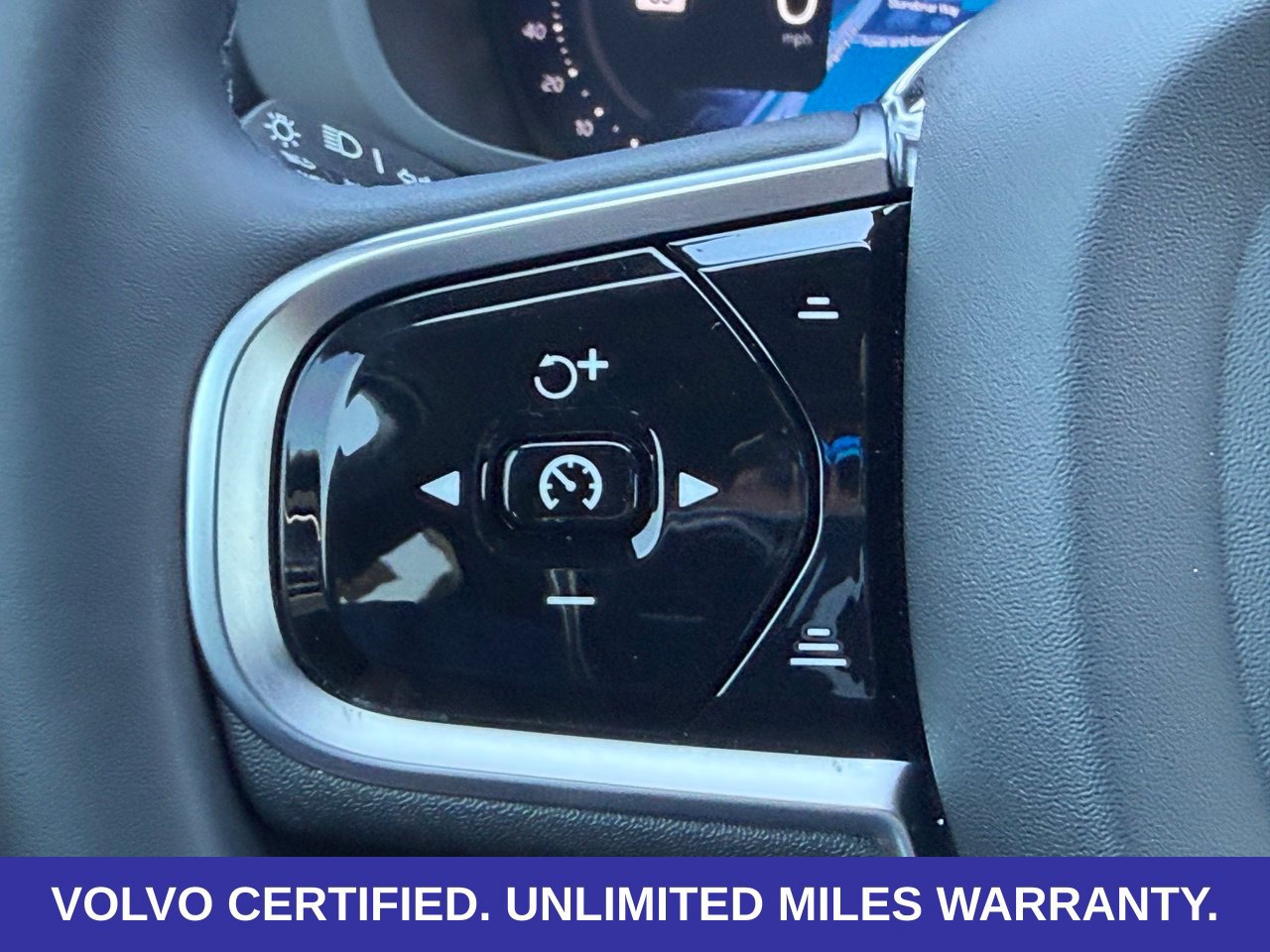 Certified 2024 Volvo XC60 T8 Plus w/ Protection Package Premier AWD/4WD image 19