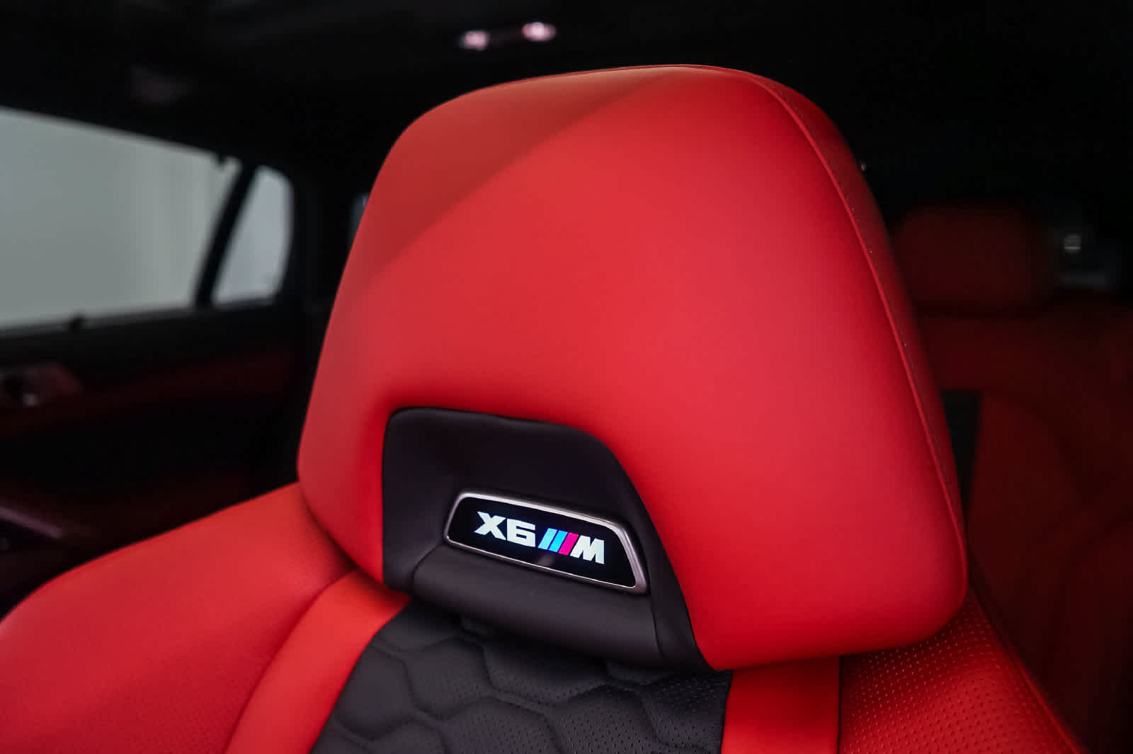 Used 2025 BMW X6 M Competition w/ Executive Package AWD/4WD image 30