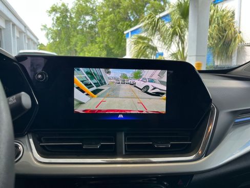 Used 2025 Chevrolet Trax LT image 24