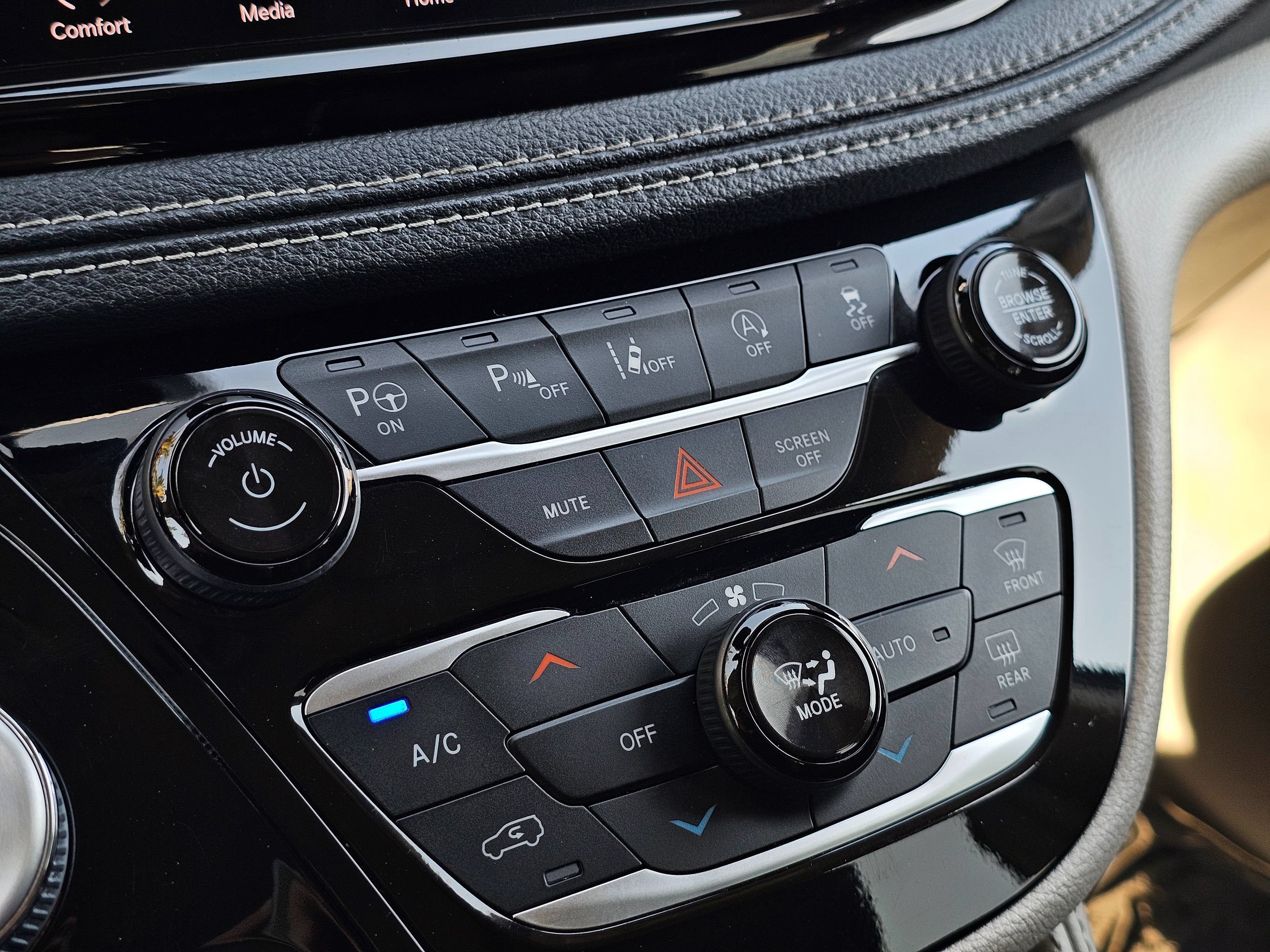 Used 2022 Chrysler Pacifica Limited FWD image 36