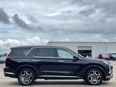 Used 2024 Hyundai Palisade Limited AWD/4WD image 3