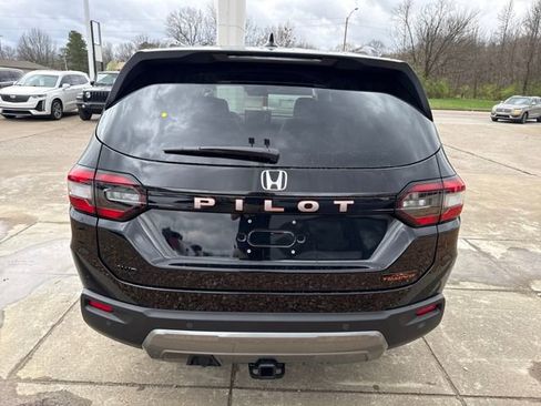 New 2026 Honda Pilot TrailSport image 4