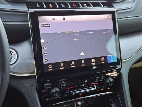 New 2025 Jeep Grand Cherokee L Limited image 18