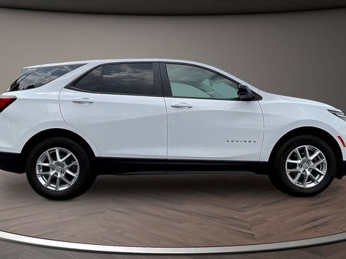 Used 2024 Chevrolet Equinox LS w/ LS Convenience Package FWD image 10
