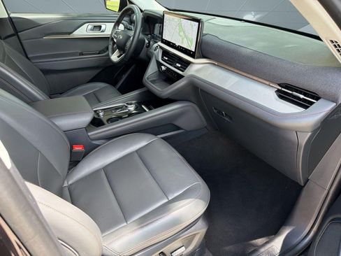 Used 2025 Ford Explorer Active w/ Active Comfort Package AWD/4WD image 31