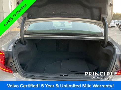 Certified 2025 Volvo S60 B5 Core image 27