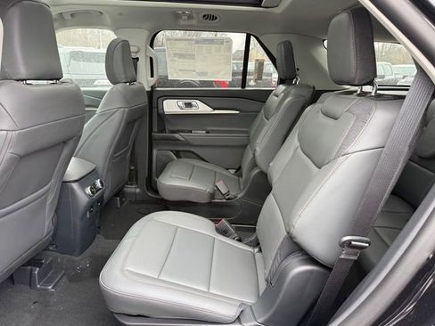 New 2026 Ford Explorer Active w/ Active Comfort Package image 15
