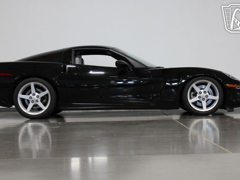 Used 2005 Chevrolet Corvette Coupe w/ Preferred Equipment Group image 23