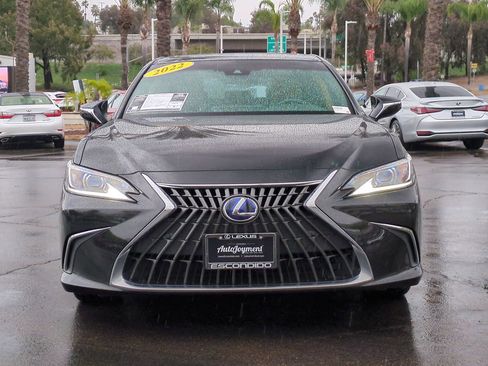 Used 2022 Lexus ES 300h w/ Premium Package image 2
