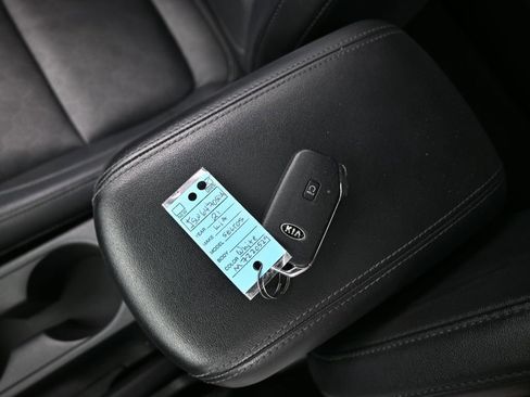 Used 2021 Kia Seltos EX image 19