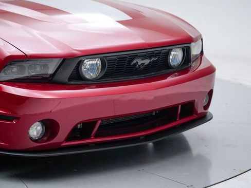 Used 2010 Ford Mustang GT Premium RWD image 10