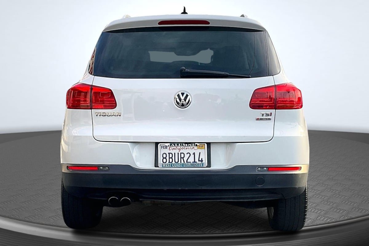 Used 2017 Volkswagen Tiguan Wolfsburg Edition AWD/4WD image 4