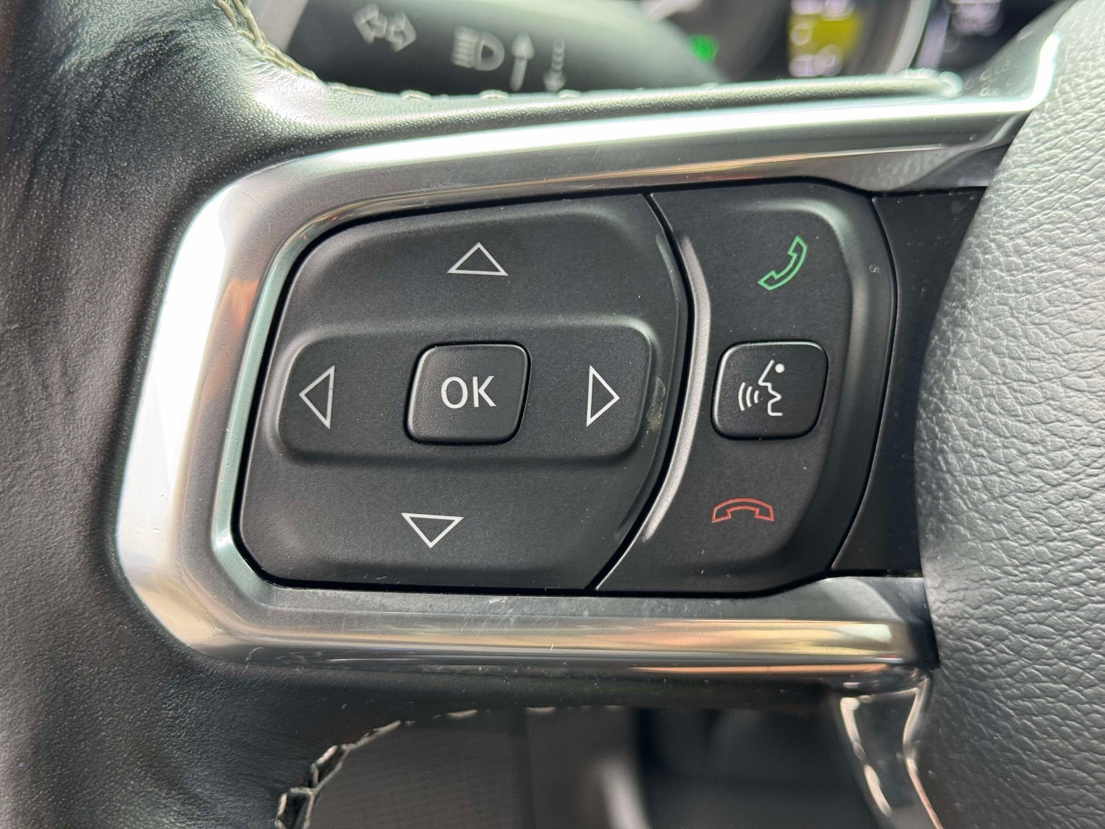 Used 2023 Jeep Wrangler Unlimited Sahara w/ Cold Weather Group AWD/4WD image 19