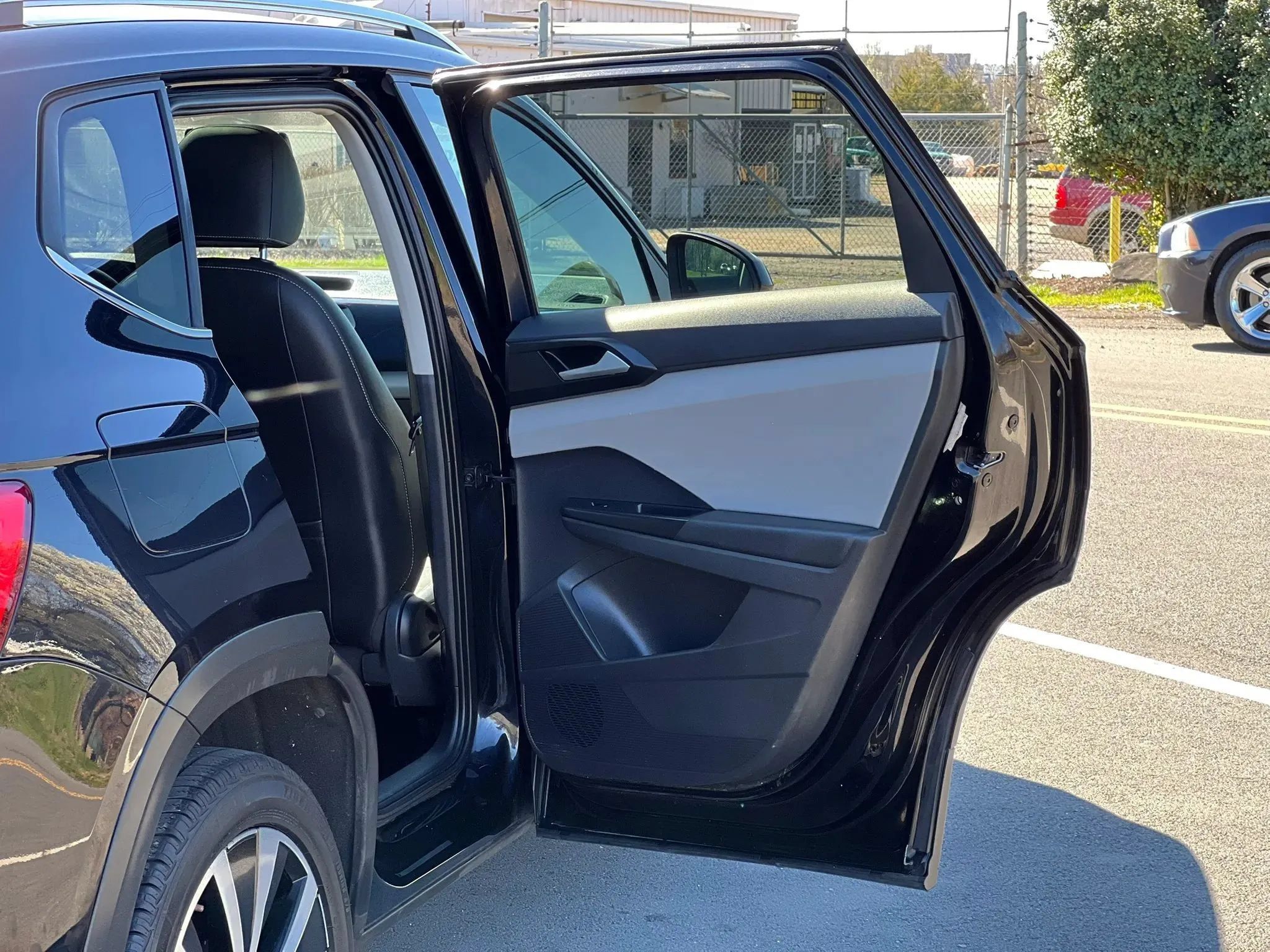 Used 2022 Volkswagen Taos SE FWD image 36