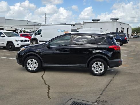 Used 2014 Toyota RAV4 LE FWD image 8
