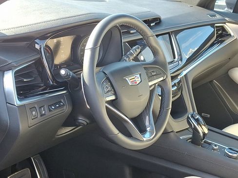 Certified 2025 Cadillac XT6 Sport w/ Technology Package image 15