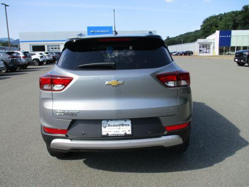 Used 2024 Chevrolet TrailBlazer LT w/ Convenience Package AWD/4WD image 6