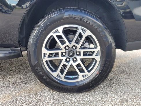 New 2025 Ford Expedition Active image 10