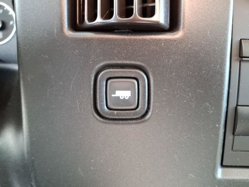 Used 2021 Chevrolet Express 3500 w/ Driver Convenience Package RWD image 18