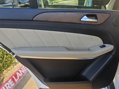 Used 2013 Mercedes-Benz GL 450 4MATIC w/ Premium 2 Pkg image 23