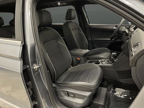 Used 2024 Volkswagen Tiguan SEL R-Line image 31