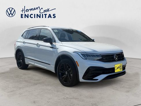 Certified 2023 Volkswagen Tiguan SE R-Line AWD/4WD image 7