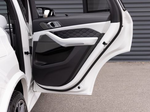 Used 2022 BMW X5 M w/ Competition Package 2 image 28