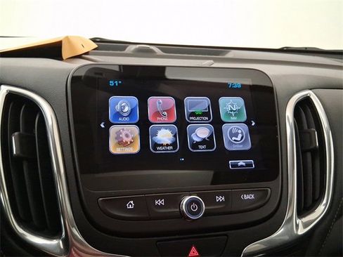 Used 2018 Chevrolet Equinox Premier image 26