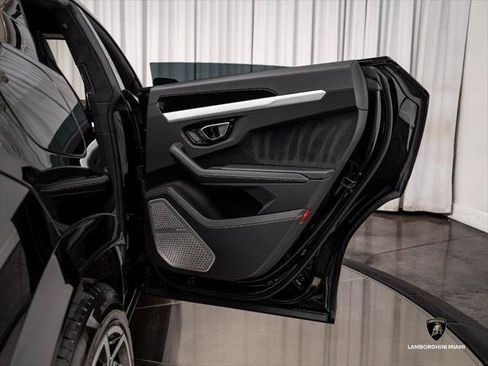 Used 2019 Lamborghini Urus AWD/4WD image 49