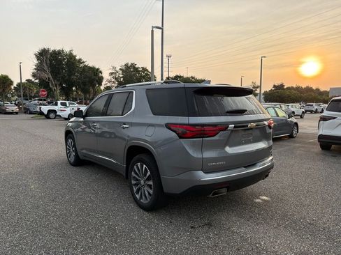 Used 2023 Chevrolet Traverse Premier FWD image 3