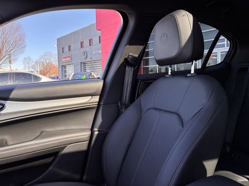 New 2026 Alfa Romeo Stelvio Sprint w/ Convenience Package image 23