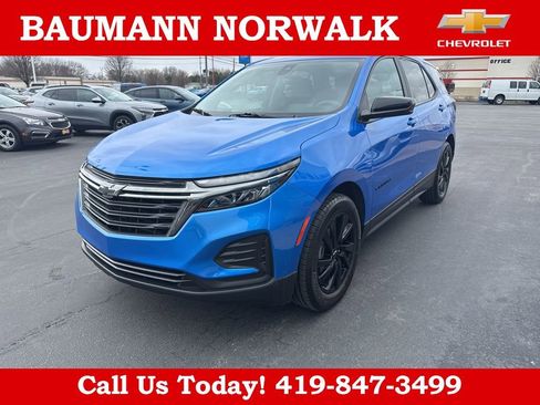Used 2024 Chevrolet Equinox LS w/ LS Convenience Package image 3
