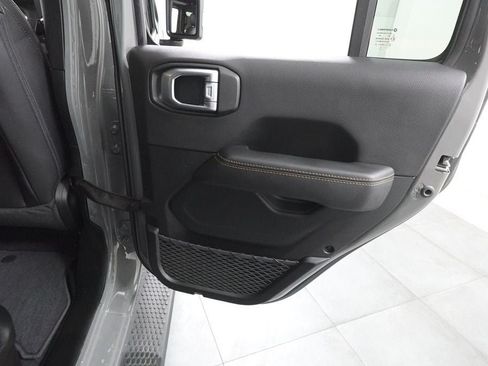 Used 2023 Jeep Wrangler Unlimited Sahara AWD/4WD image 31