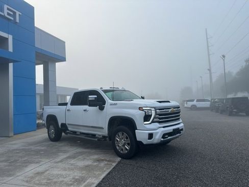 Used 2025 Chevrolet Silverado 2500 High Country w/ Technology Package image 5