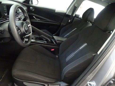 Used 2023 Hyundai Elantra SEL FWD image 2
