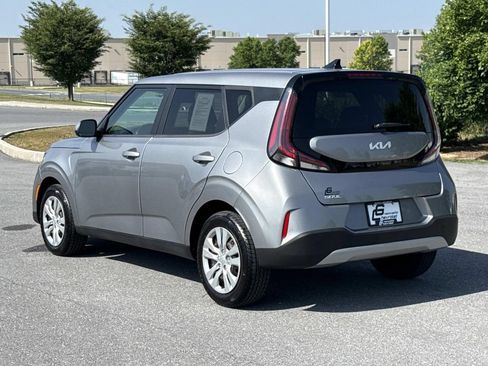 Used 2023 Kia Soul LX FWD image 27