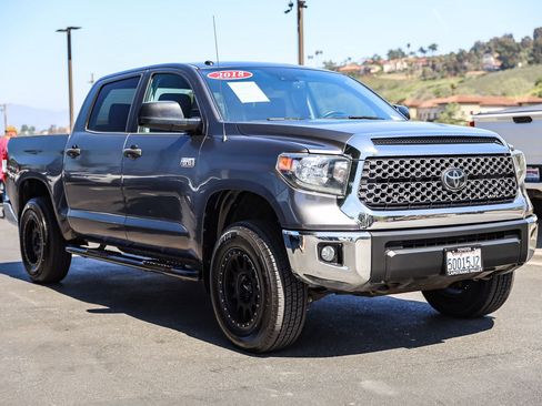 Used 2018 Toyota Tundra SR5 w/ SR5 Upgrade Package image 3