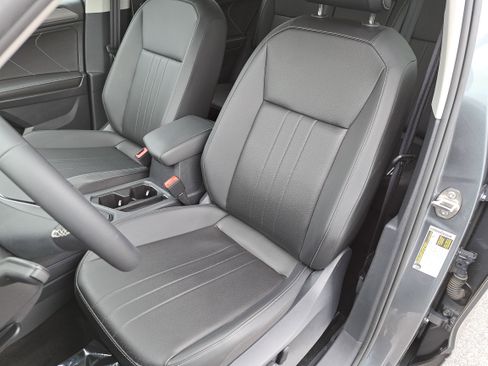 Certified 2023 Volkswagen Tiguan SE w/ Panoramic Sunroof Package image 15