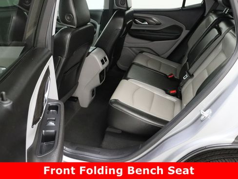 Used 2023 GMC Terrain SLT image 29