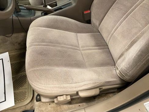 Used 1998 Toyota Camry LE FWD image 16