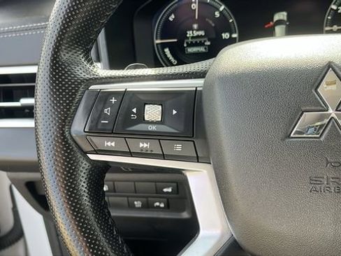 Used 2024 Mitsubishi Outlander Ralliart image 12