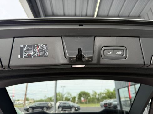 Used 2024 Volvo V90 B6 Cross Country Ultimate AWD/4WD image 48