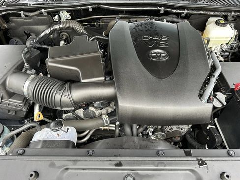 Certified 2021 Toyota Tacoma TRD Off-Road w/ TRD Premium Off Road Package image 24