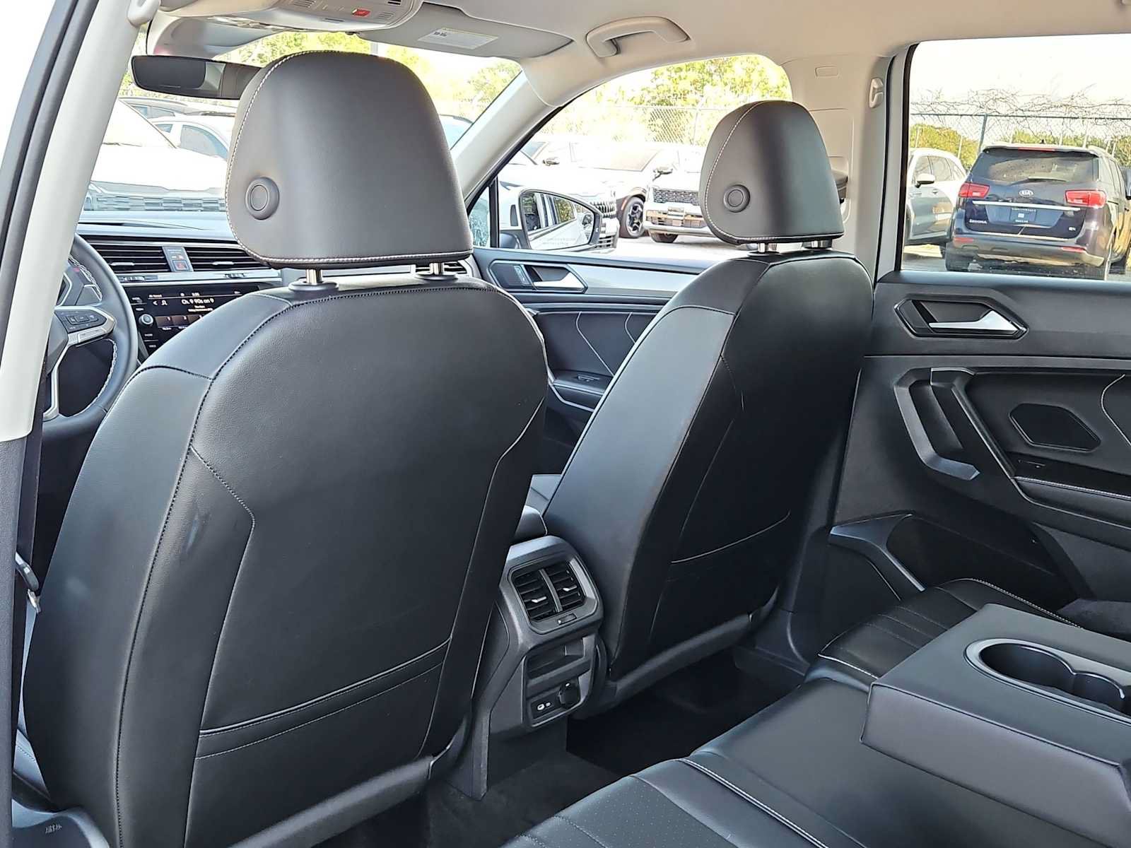 Used 2024 Volkswagen Tiguan SE AWD/4WD image 19