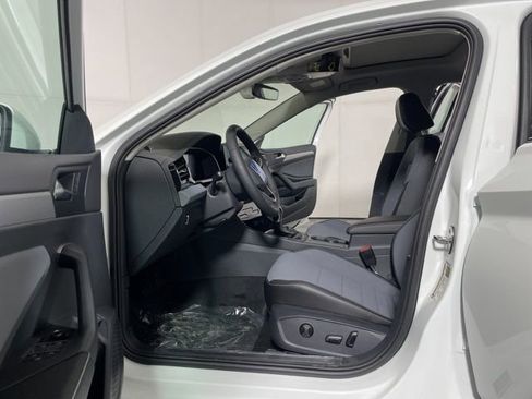 New 2026 Volkswagen Jetta SE image 16