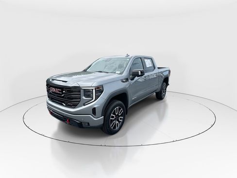 Used 2023 GMC Sierra 1500 AT4 w/ AT4 Premium Package AWD/4WD image 4