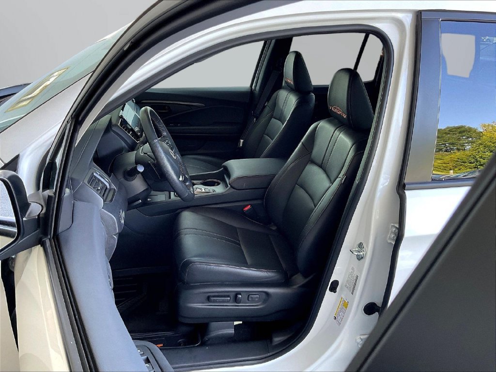 Used 2025 Honda Ridgeline TrailSport image 24