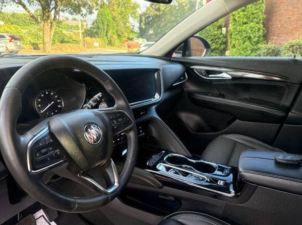 Used 2023 Buick Envision Essence AWD/4WD image 2