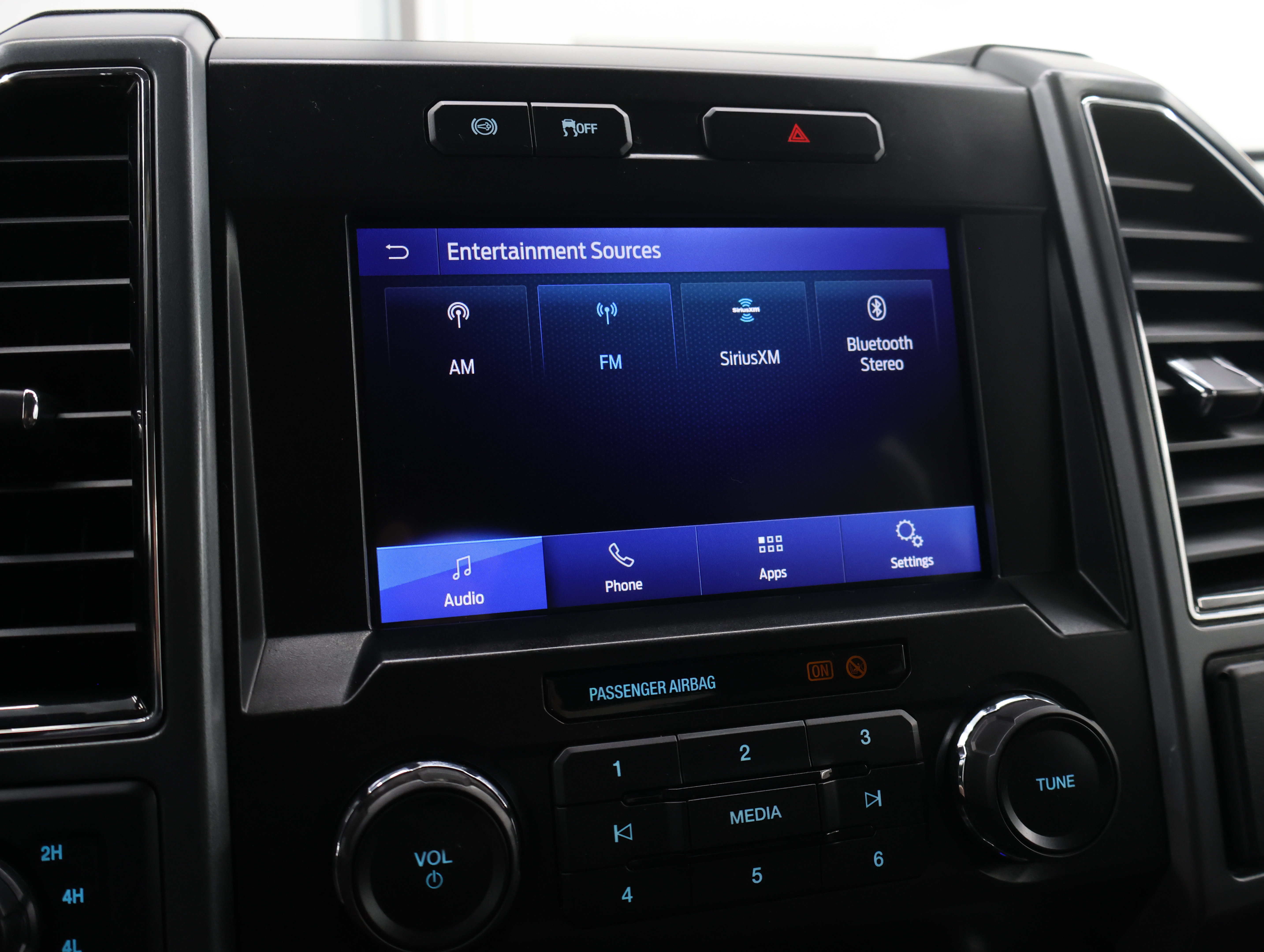 Used 2021 Ford F250 XLT w/ XLT Premium Package AWD/4WD image 47